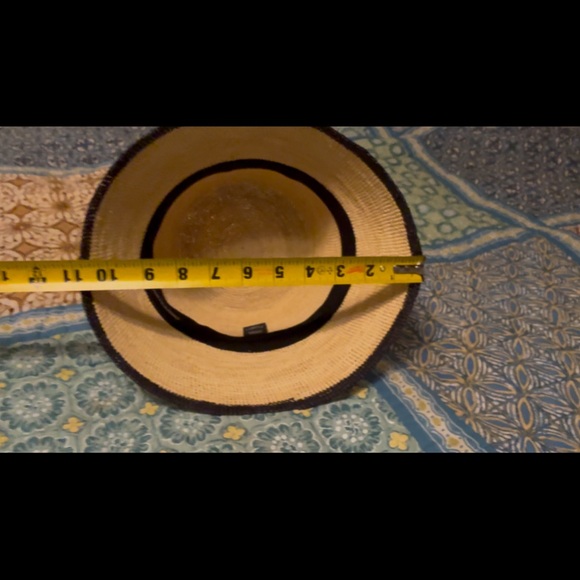 Women’s Artesano Yana packable hat, natural w/blk trim, adjustable, like new - Picture 9 of 12